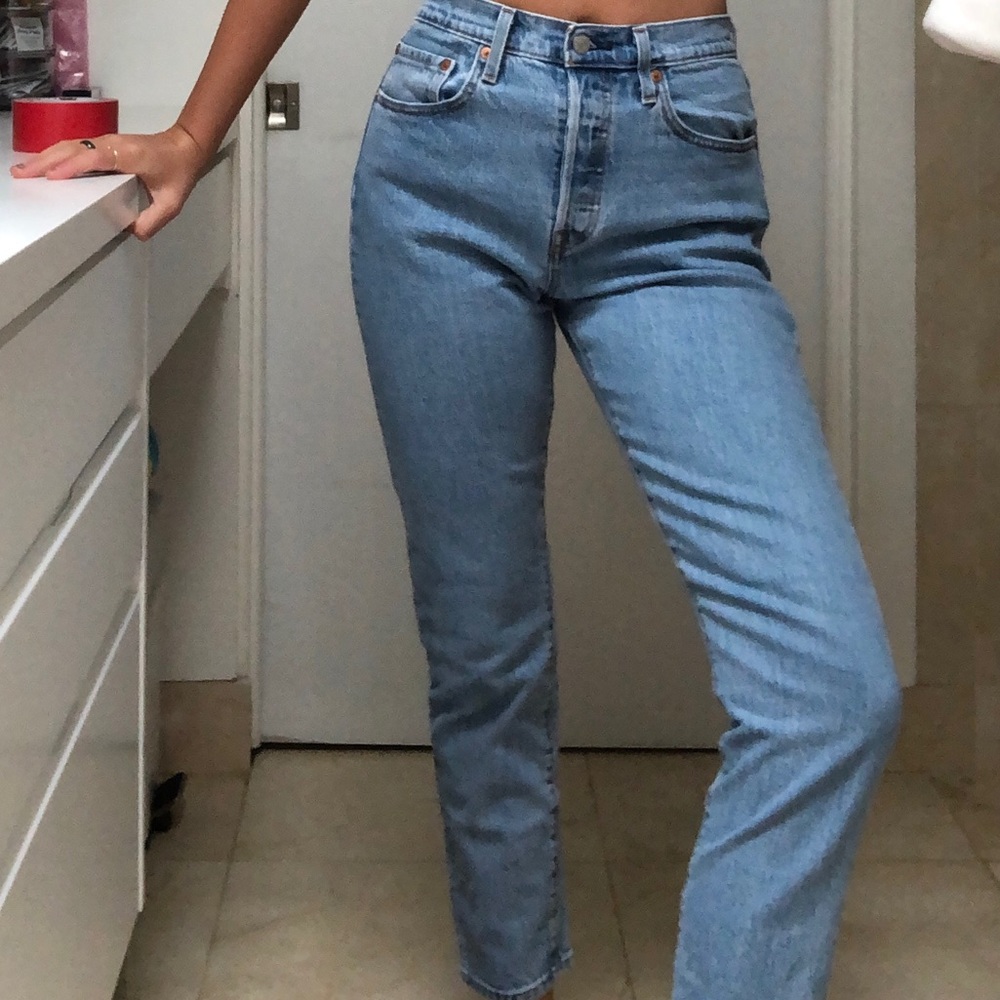 barely worn levis 501 💕💕💕